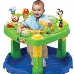 copil care se joaca (http//c4.diapers.com)