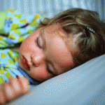 fetita care doarme (http://3.bp.blogspot.com)