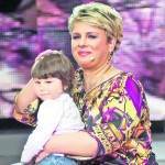 teo trandafir cu maia (www.allby.ro)