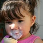 copil care mananca inghetata (www.fremontdads.com)