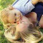 copilul cu mama (http://2.bp.blogspot.com)