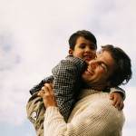tatal cu copilul (http://3.bp.blogspot.com)