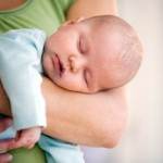 nou nascut doarme